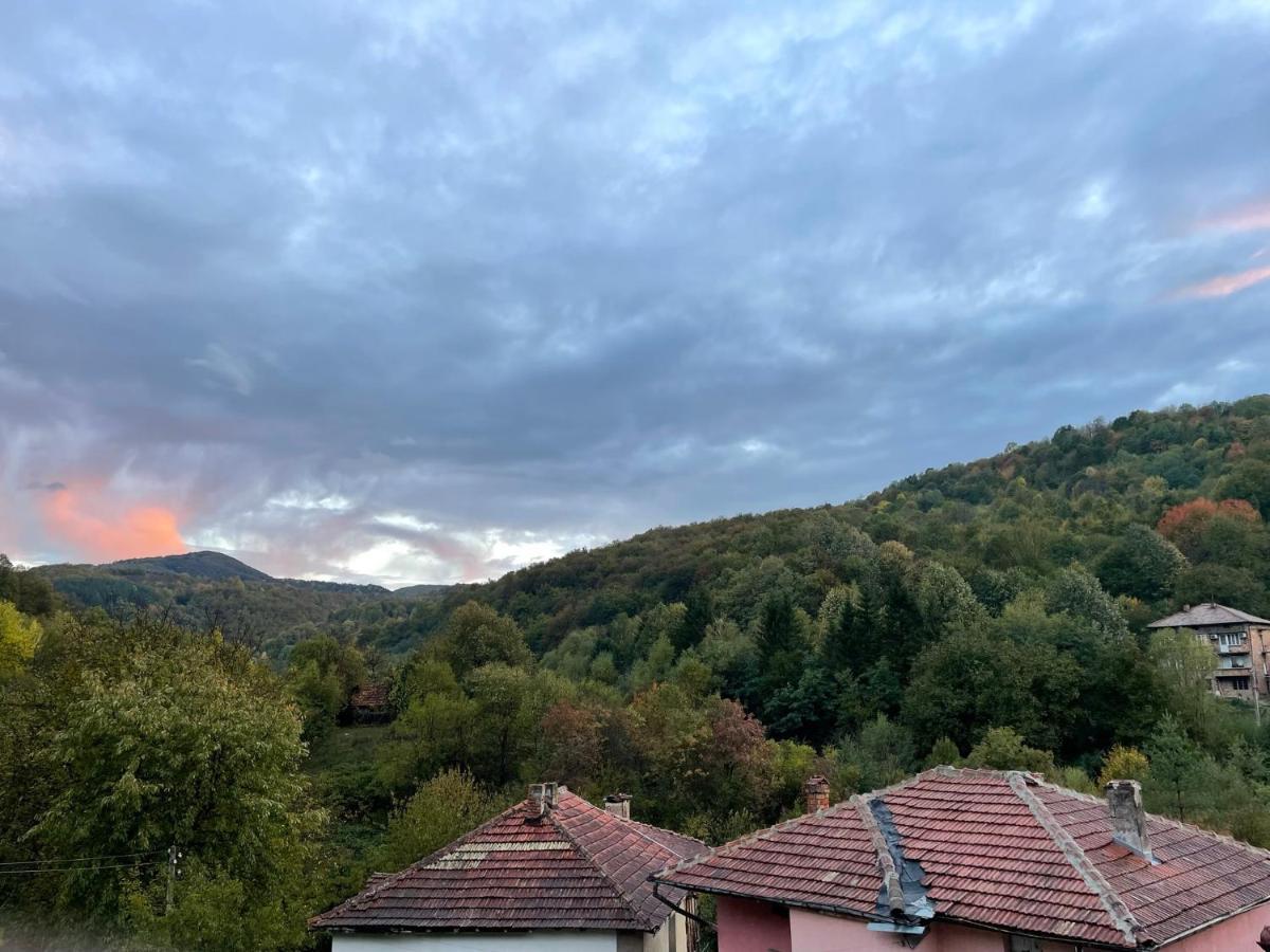 Guesthouse Hitar Petar Gabrovo Exterior photo